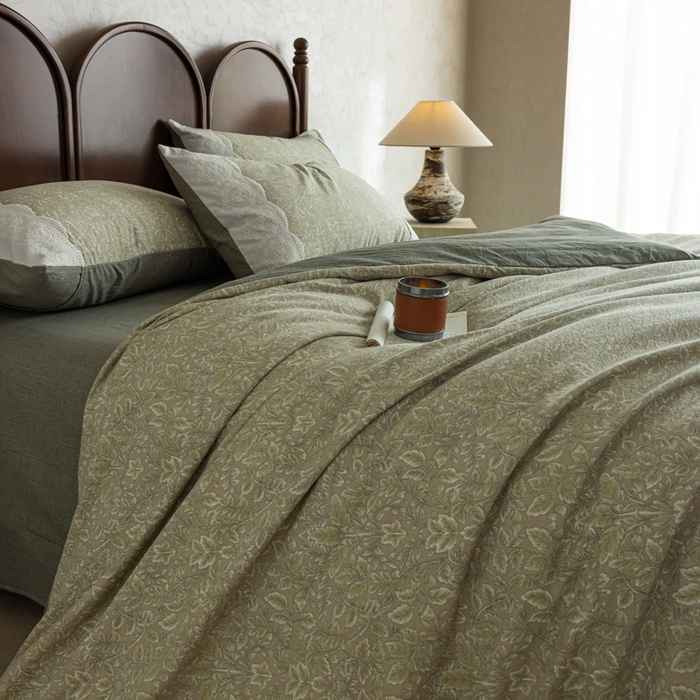 91家纺网 家纺一手货源 找家纺 迷尚家居 2025新款复古色织仿棉麻全棉花边四件套 古奈绿-棉麻