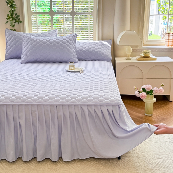 91家纺网 家纺一手货源 找家纺 金盛皇朝家纺 2025新款纯色水洗棉夹棉床裙三件套四件套 蓝调时光