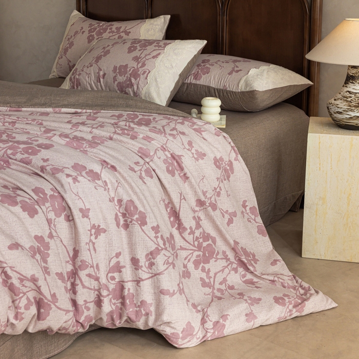 91家纺网 家纺一手货源 找家纺 迷尚家居 2025新款复古色织仿棉麻全棉花边四件套 俏颜-棉麻