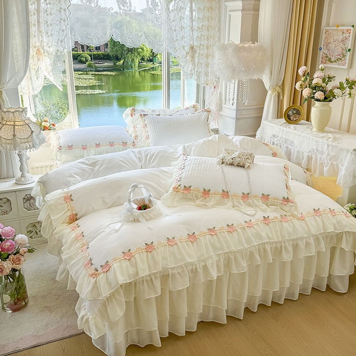 91家纺网 家纺一手货源 找家纺 虹星家纺 2025新款玫瑰花语全棉纯棉床裙款四件套 玫瑰花语-皓月白