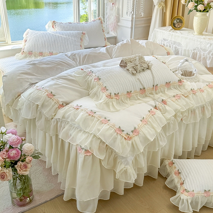 91家纺网 家纺一手货源 找家纺 虹星家纺 2025新款玫瑰花语全棉纯棉床裙款四件套 玫瑰花语-皓月白