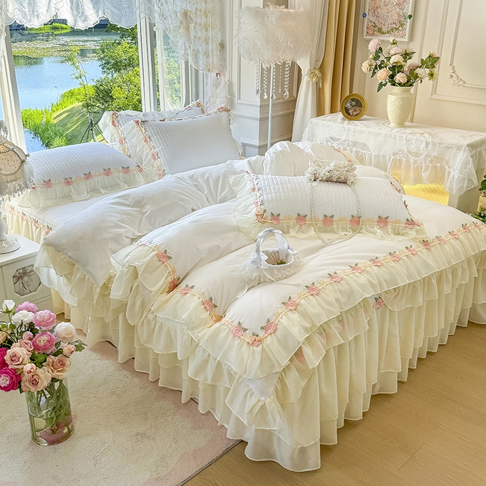 91家纺网 家纺一手货源 找家纺 虹星家纺 2025新款玫瑰花语全棉纯棉床裙款四件套 玫瑰花语-皓月白