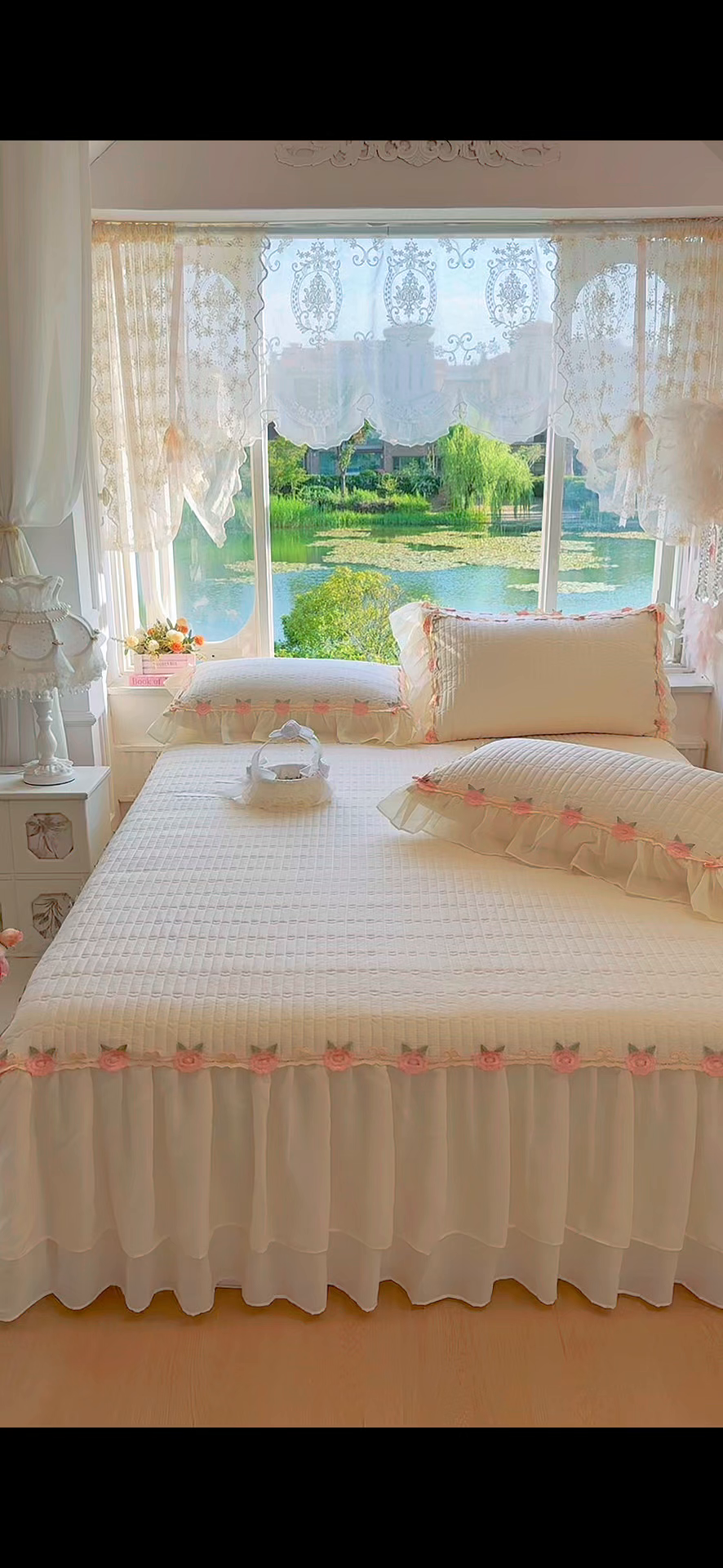 91家纺网 家纺一手货源 找家纺 虹星家纺 2025新款玫瑰花语全棉纯棉床裙三件套单床裙床裙单件 玫瑰花语-奶昔白