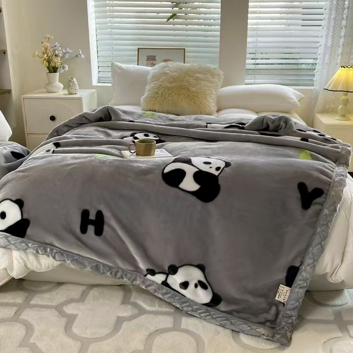 91家纺网 家纺一手货源 找家纺  尚品绵羊2025秋冬新款双层加厚拉舍尔毛毯保暖法莱绒毯子 欢乐熊猫