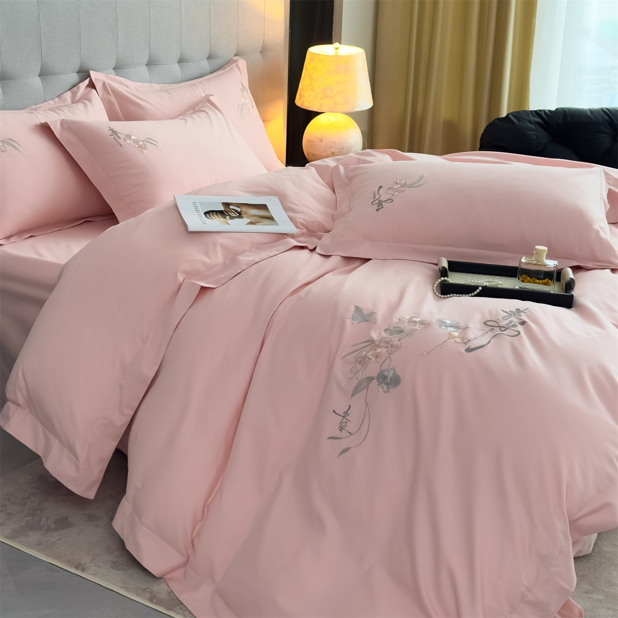 91家纺网 家纺一手货源 找家纺 （总）曼秀琳家纺 2025秋冬新款超柔60s贡缎磨毛刺绣款套件四件套