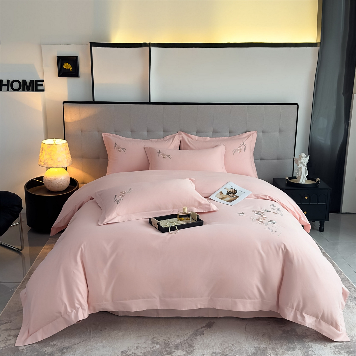 91家纺网 家纺一手货源 找家纺 曼秀琳家纺 2025秋冬新款超柔60s贡缎磨毛刺绣款套件四件套 平安喜乐-香妃粉