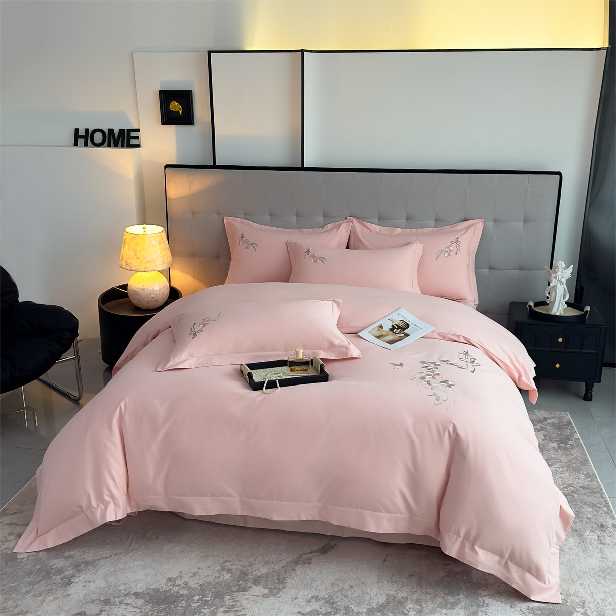 91家纺网 家纺一手货源 找家纺 曼秀琳家纺 2025秋冬新款超柔60s贡缎磨毛刺绣款套件四件套 平安喜乐-香妃粉