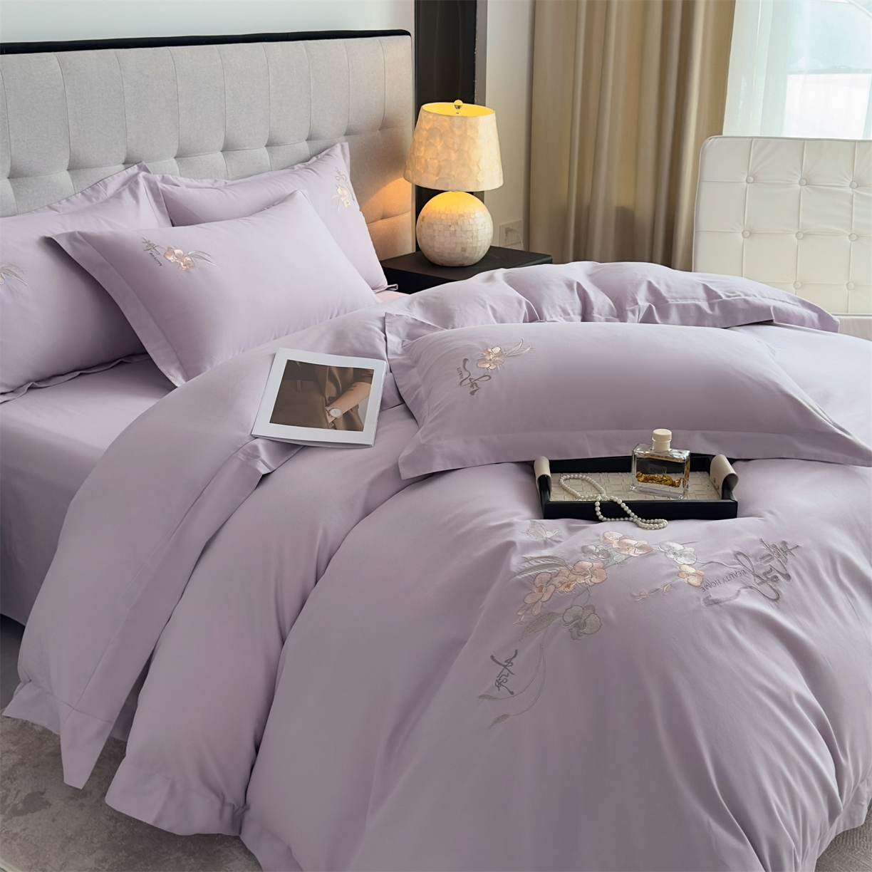 曼秀琳家纺 2025秋冬新款超柔60s贡缎磨毛刺绣款套件四件套 平安喜乐-椰紫