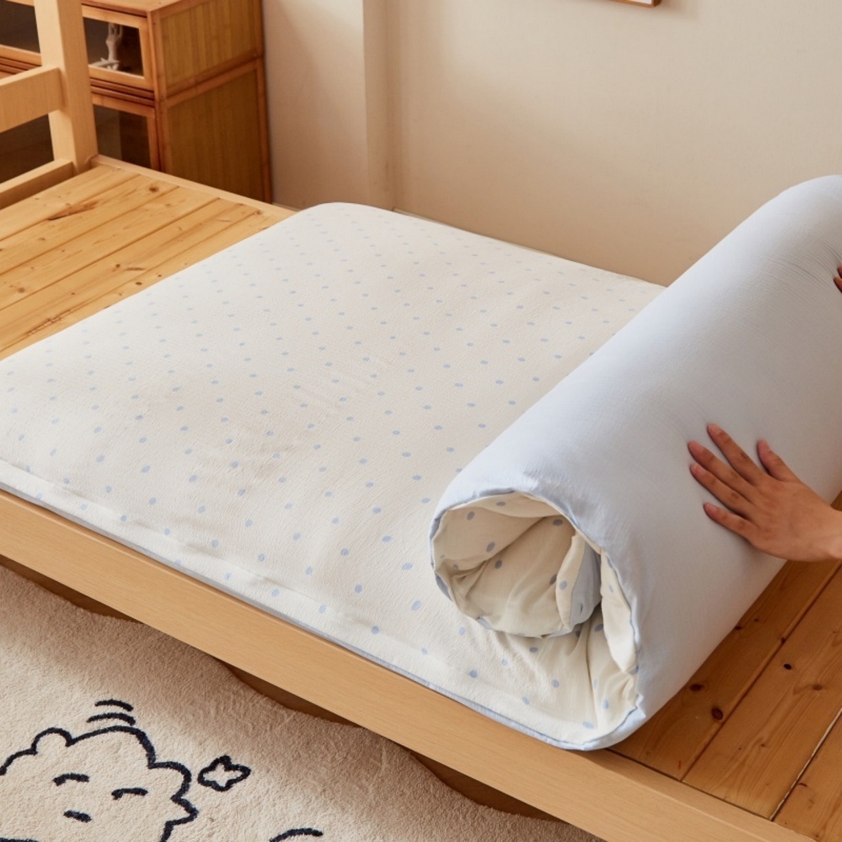 91家纺网 家纺一手货源 找家纺 梦镜家纺 2025新款A类云感水洗棉印花床褥 海盐汤圆