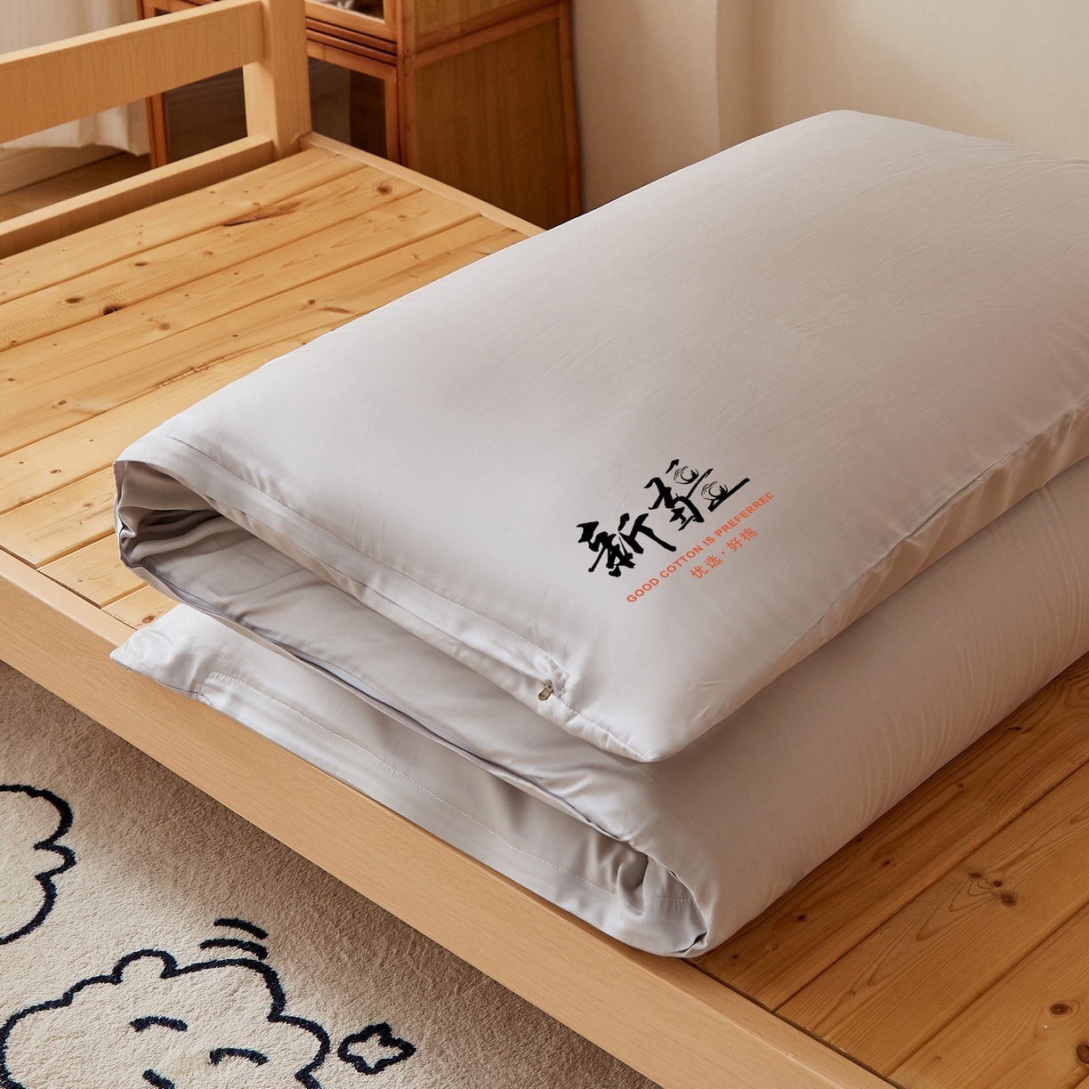 91家纺网 家纺一手货源 找家纺 梦镜家纺 2025新款A类鱼鳞网双层纱褥子 灰色