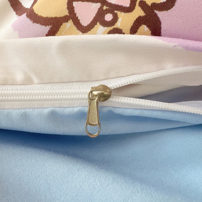 91家纺网 家纺一手货源 找家纺 港岛妹妹 2025新款三丽鸥正版授权四件套-学生床拍摄图 三丽鸥-彩色涂鸦玉桂狗