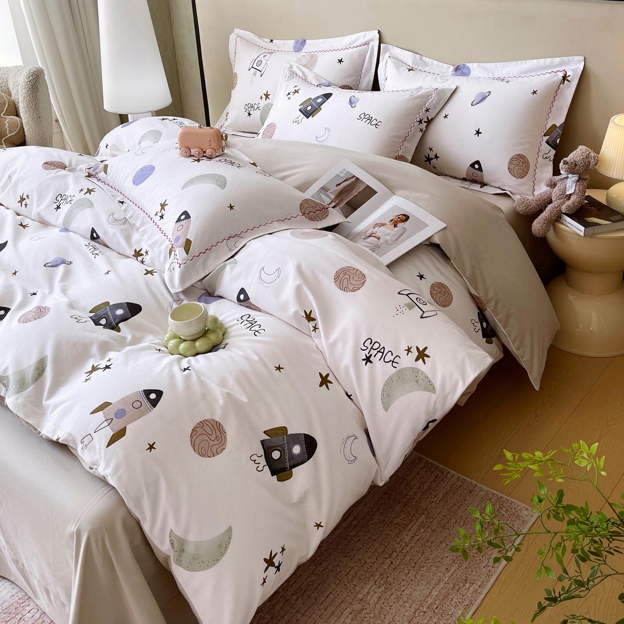 91家纺网 家纺一手货源 找家纺 帅露家纺 2025新款升级疆大白全棉加厚生态磨毛四件套 遨游太空