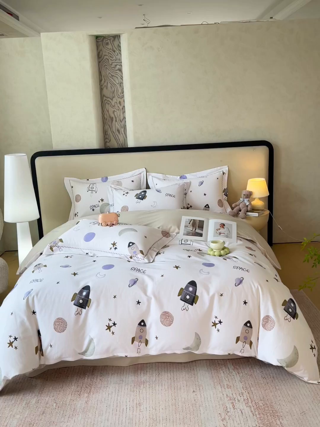 91家纺网 家纺一手货源 找家纺 帅露家纺 2025新款升级疆大白全棉加厚生态磨毛四件套 遨游太空