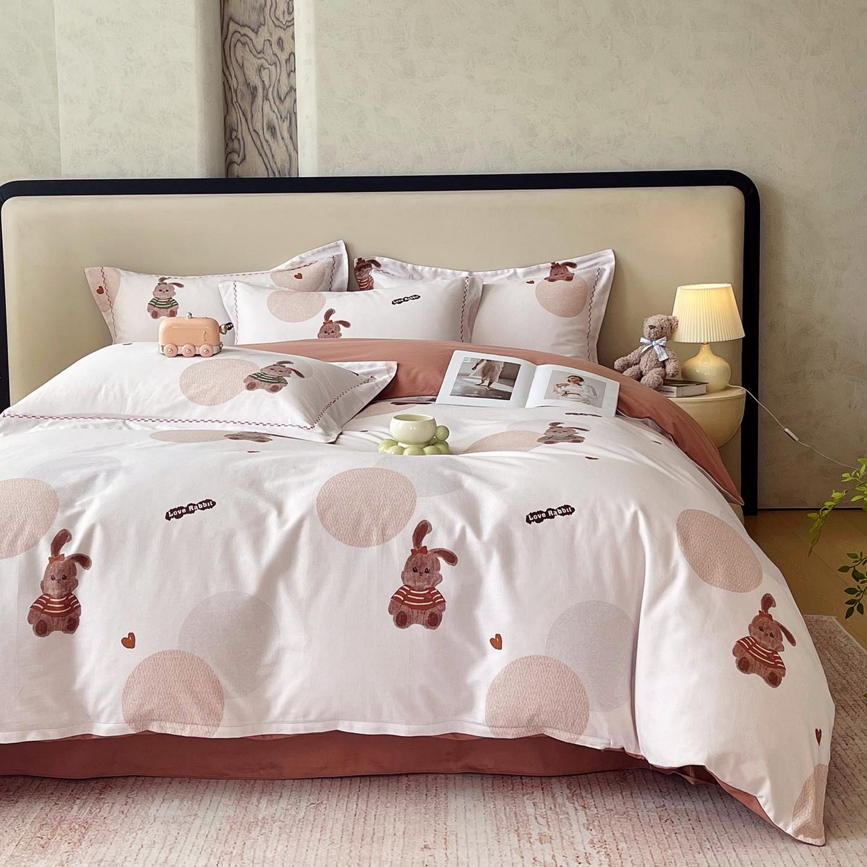 91家纺网 家纺一手货源 找家纺 帅露家纺 2025新款升级疆大白全棉加厚生态磨毛四件套 彼得兔