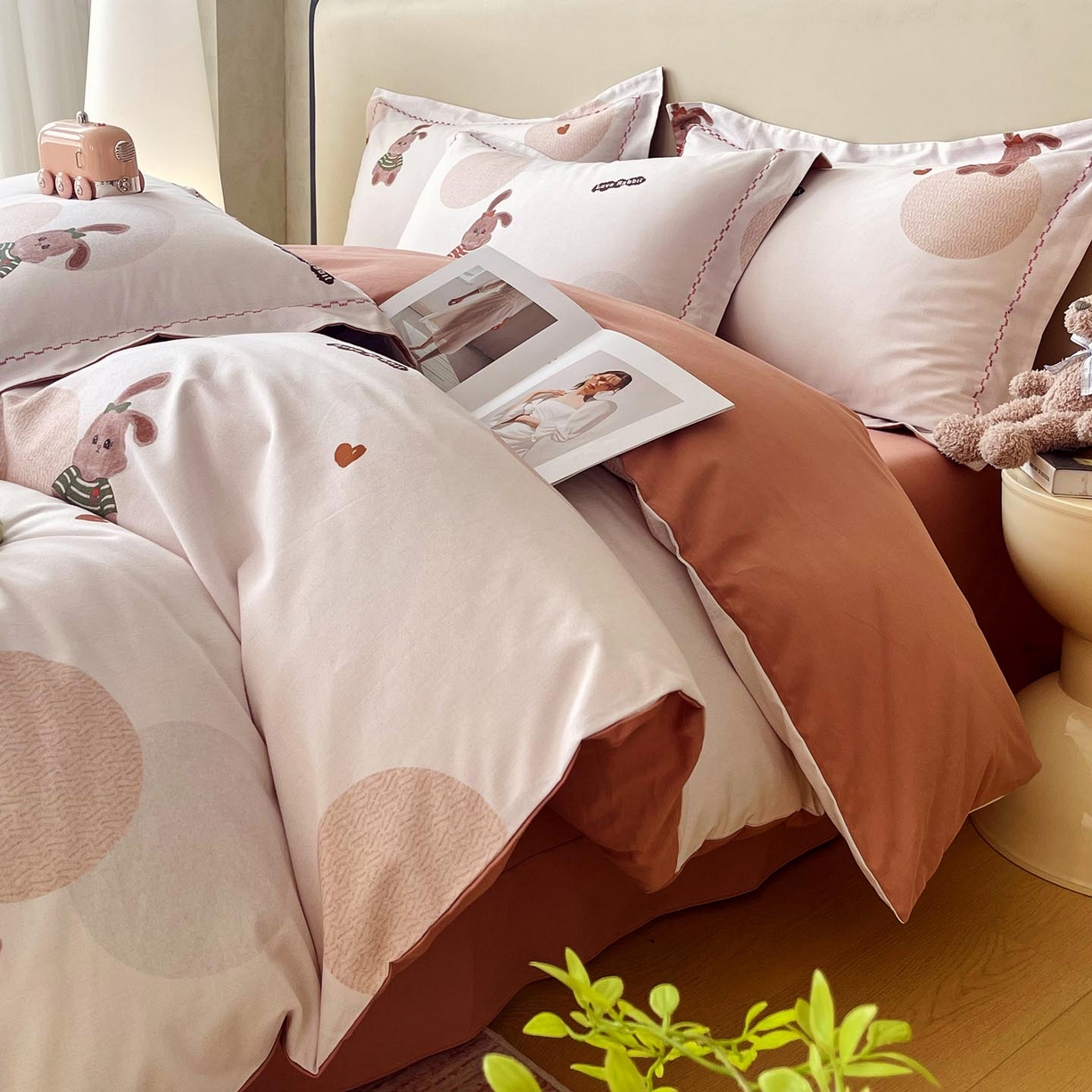 91家纺网 家纺一手货源 找家纺 帅露家纺 2025新款升级疆大白全棉加厚生态磨毛四件套 彼得兔