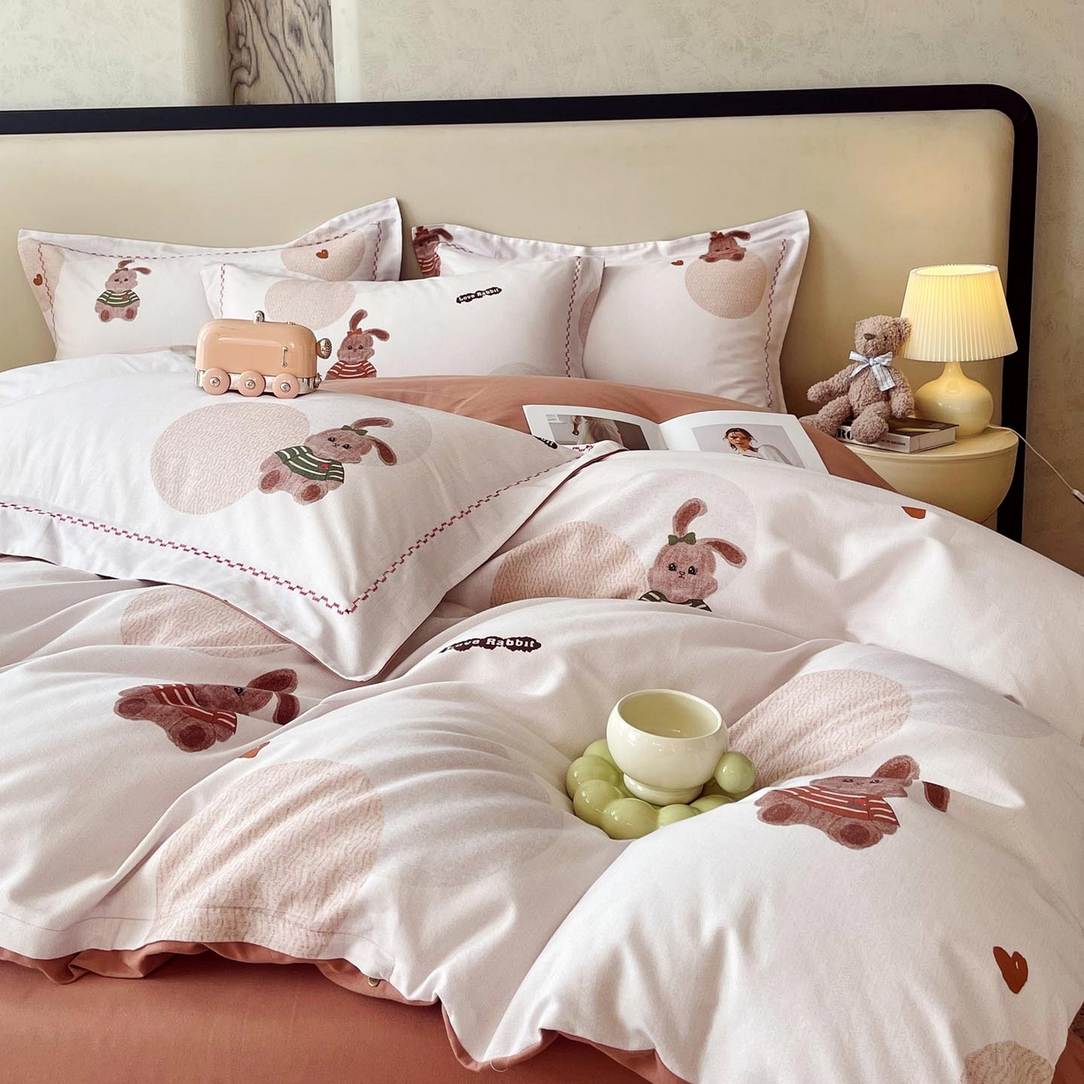 91家纺网 家纺一手货源 找家纺 帅露家纺 2025新款升级疆大白全棉加厚生态磨毛四件套 彼得兔