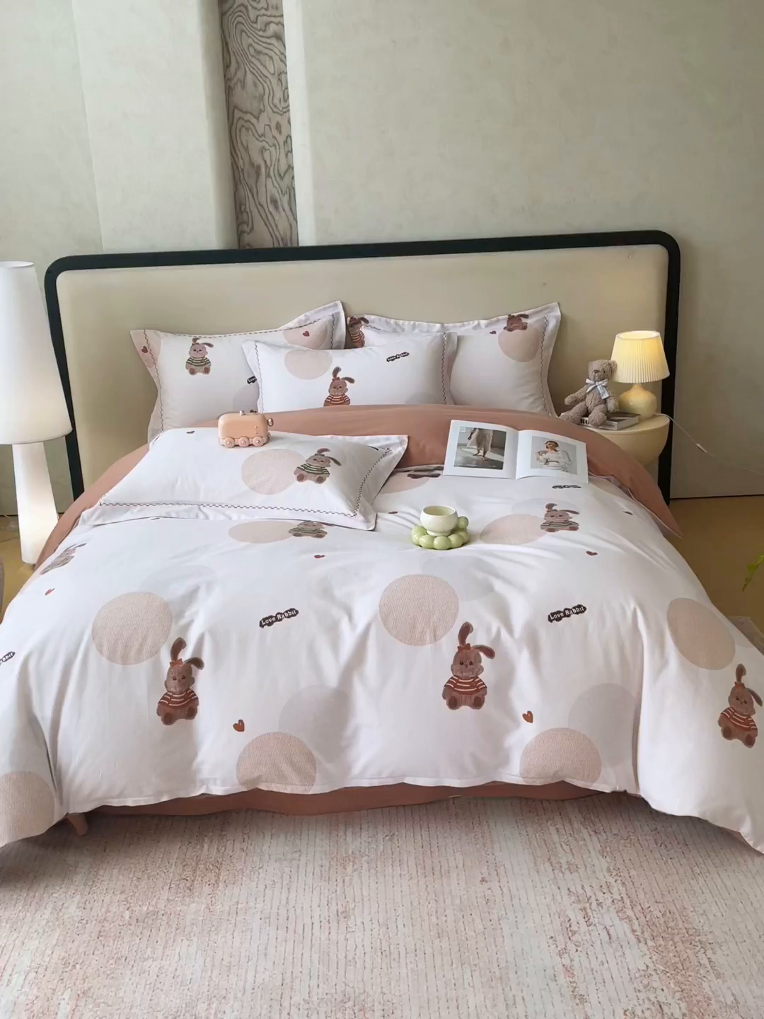 91家纺网 家纺一手货源 找家纺 帅露家纺 2025新款升级疆大白全棉加厚生态磨毛四件套 彼得兔