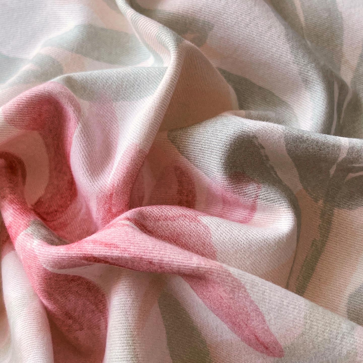 91家纺网 家纺一手货源 找家纺 帅露家纺 2025新款升级疆大白全棉加厚生态磨毛四件套 花期