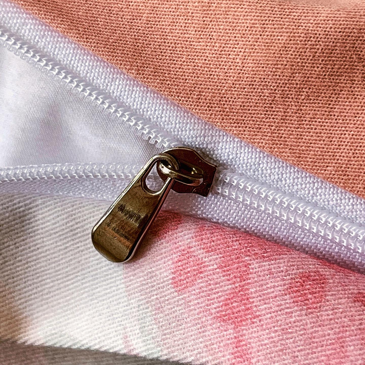 91家纺网 家纺一手货源 找家纺 帅露家纺 2025新款升级疆大白全棉加厚生态磨毛四件套 花期