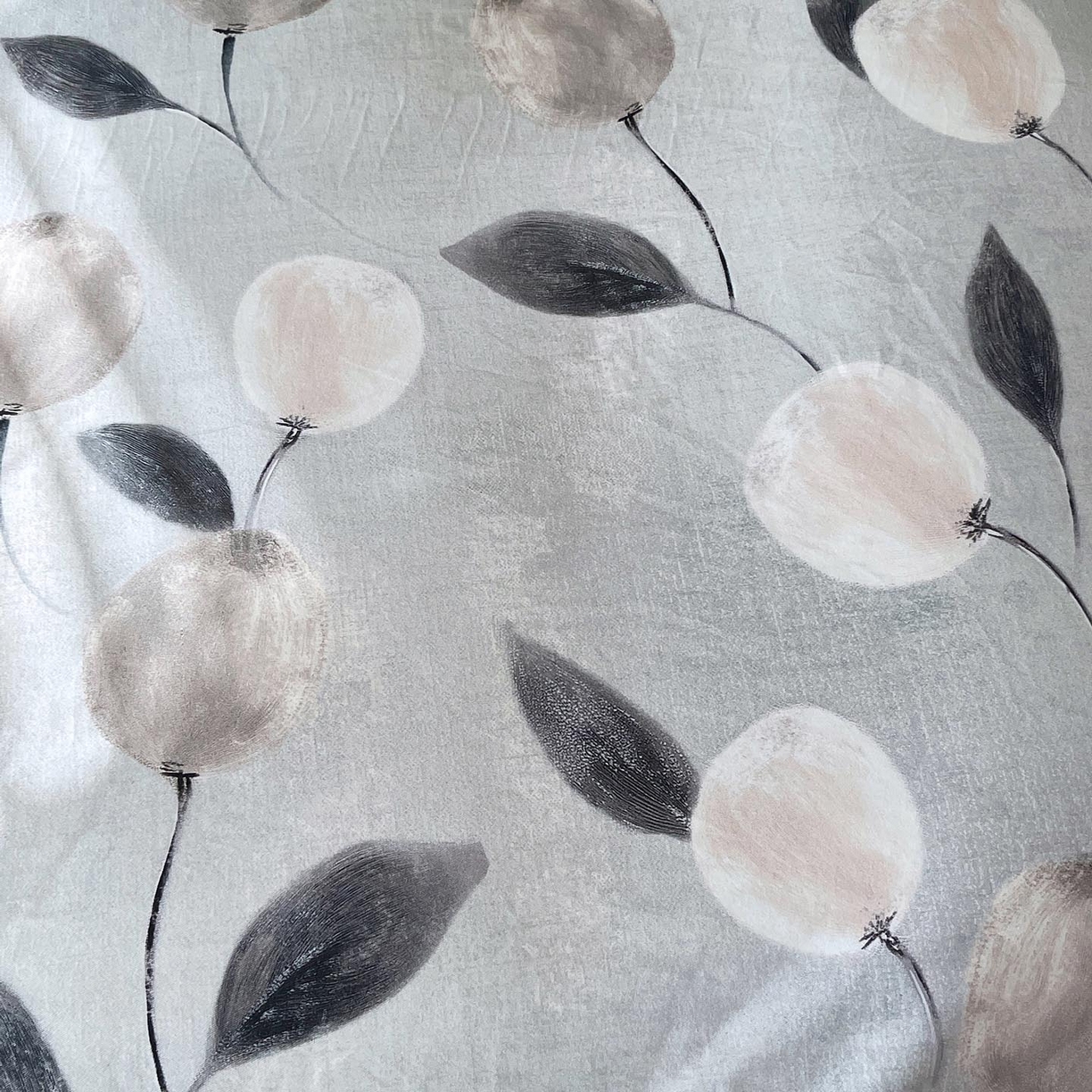 91家纺网 家纺一手货源 找家纺 帅露家纺 2025新款升级疆大白全棉加厚生态磨毛四件套 落英-灰