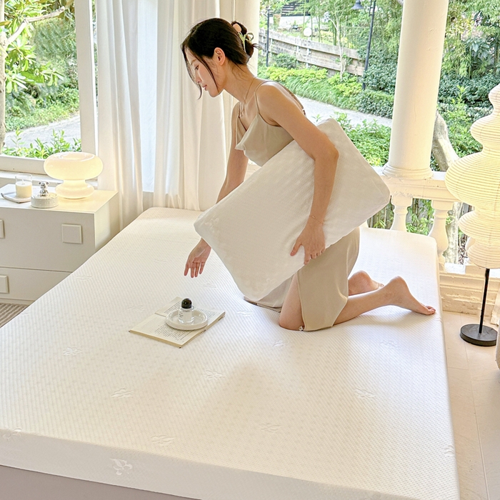 91家纺网 家纺一手货源 找家纺 美丽折家纺 2025新款A级一体成型纯天然乳胶床垫 95D进口水洗天然胶（送内套和外套） 枫叶款