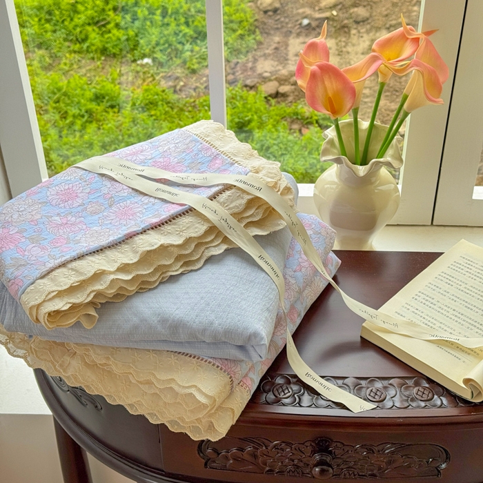 91家纺网 家纺一手货源 找家纺 森璐家纺 2025新款亲肤舒适云感双层纱镂空花边四件套 花边款-蓝萱儿