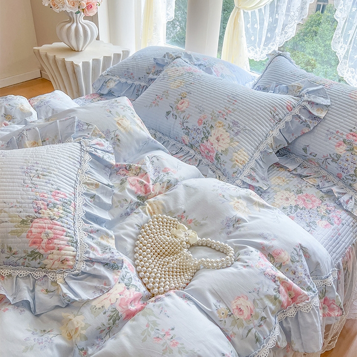 91家纺网 家纺一手货源 找家纺 瑞宝 2025新款法式全棉纯棉印花床裙三件套 栀夏海棠