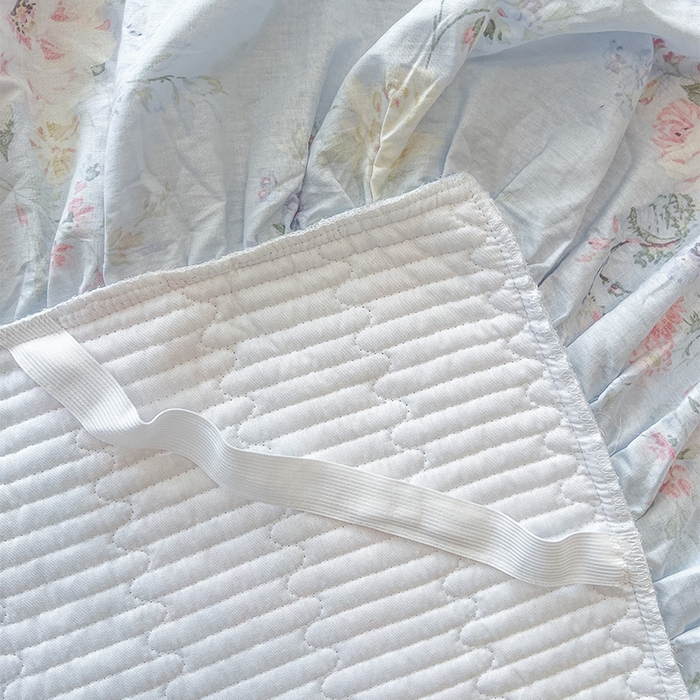 91家纺网 家纺一手货源 找家纺 瑞宝 2025新款法式全棉纯棉印花床裙三件套 栀夏海棠