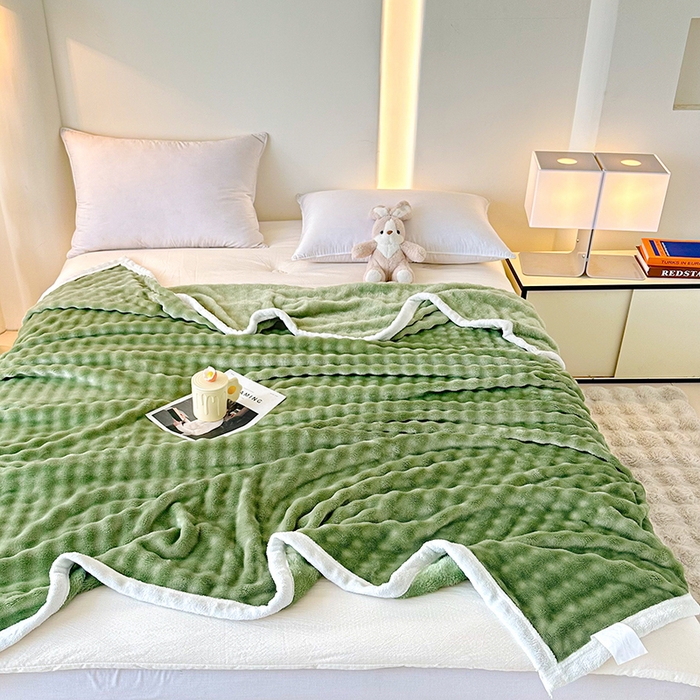 91家纺网 家纺一手货源 找家纺 无瑕家居 2025新款跨境多功能毛毯高克重法莱绒牛奶绒珊瑚绒兔兔绒包边毛毯毯子 兔兔绒-抹茶绿