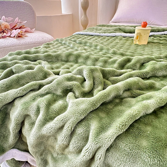 91家纺网 家纺一手货源 找家纺 无瑕家居 2025新款跨境多功能毛毯高克重法莱绒牛奶绒珊瑚绒兔兔绒包边毛毯毯子 兔兔绒-抹茶绿