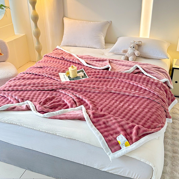 91家纺网 家纺一手货源 找家纺 无瑕家居 2025新款跨境多功能毛毯高克重法莱绒牛奶绒珊瑚绒兔兔绒包边毛毯毯子 兔兔绒-玫玫粉