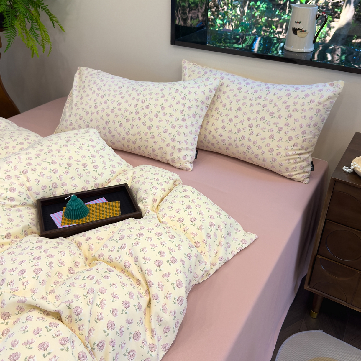 91家纺网 家纺一手货源 找家纺 竹合家纺 2025秋冬新品爆款有氧人字纹提花小清新加厚四件套 艾莉花园