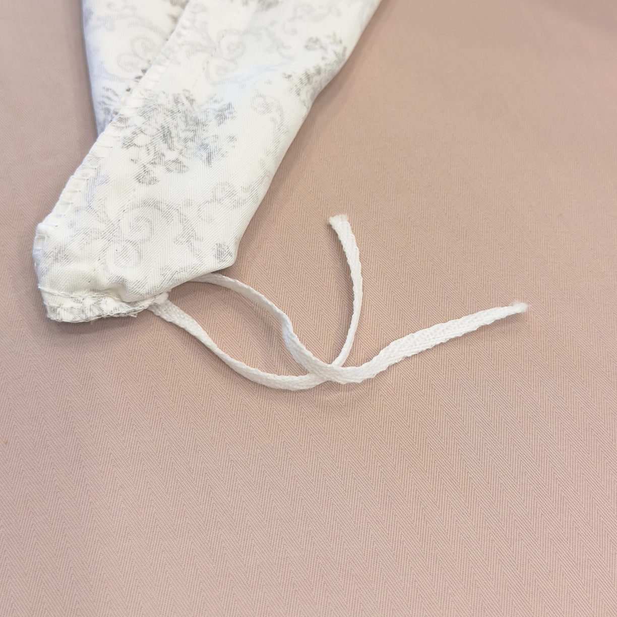 91家纺网 家纺一手货源 找家纺 竹合家纺 2025秋冬新品爆款有氧人字纹提花小清新加厚四件套 花与诗