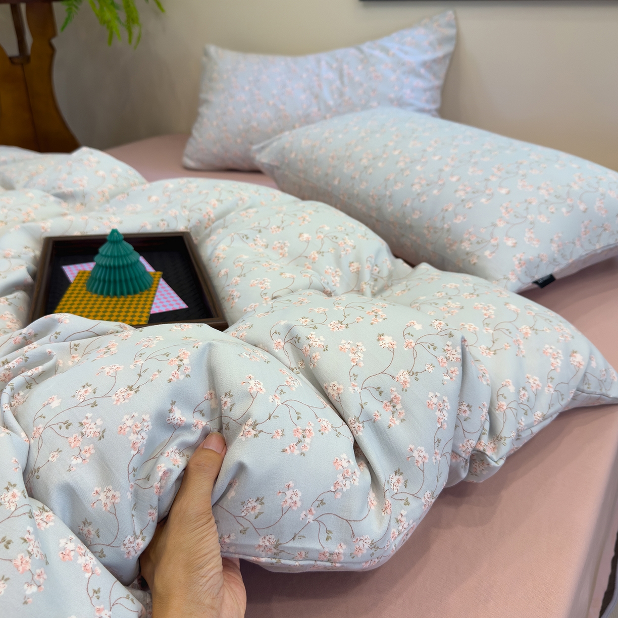 91家纺网 家纺一手货源 找家纺 竹合家纺 2025秋冬新品爆款有氧人字纹提花小清新加厚四件套 沫香