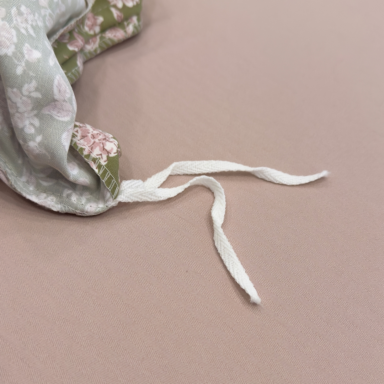 91家纺网 家纺一手货源 找家纺 竹合家纺 2025秋冬新品爆款有氧人字纹提花小清新加厚四件套 赛琳娜