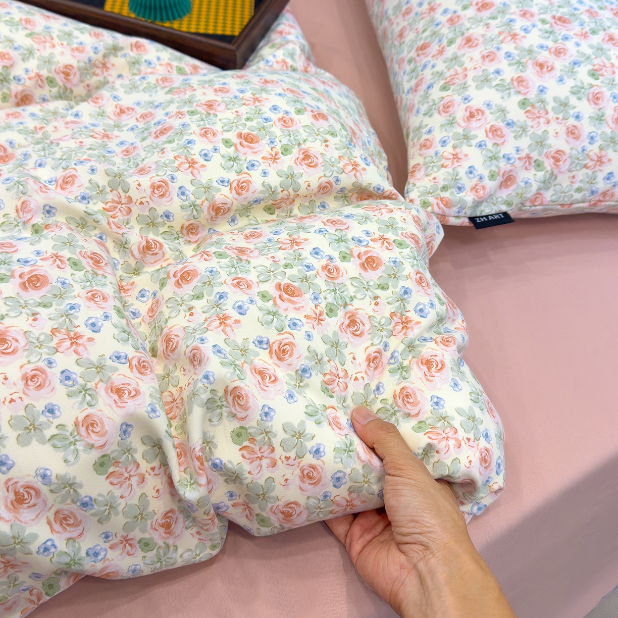 91家纺网 家纺一手货源 找家纺 竹合家纺 2025秋冬新品爆款有氧人字纹提花小清新加厚四件套 宛夏