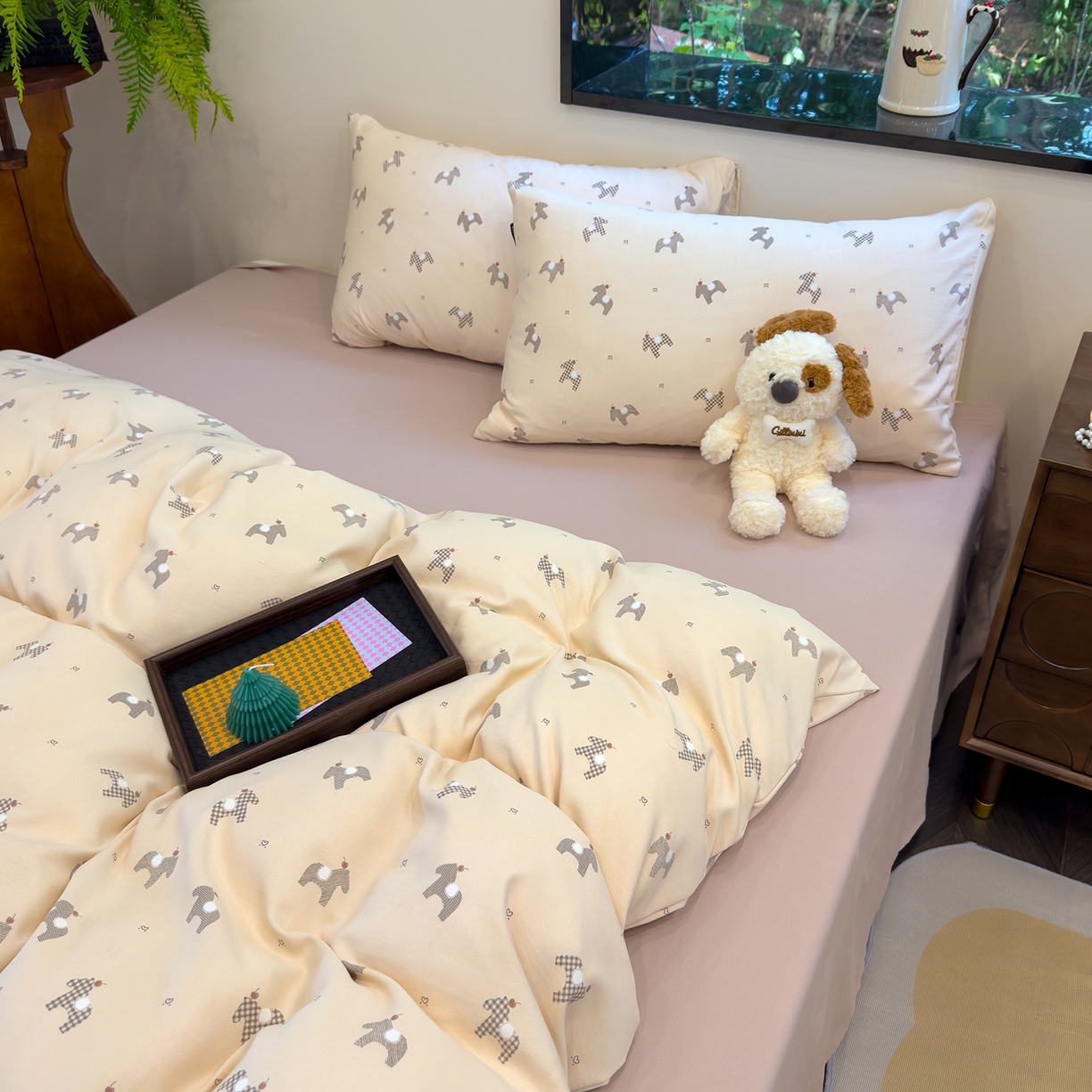 91家纺网 家纺一手货源 找家纺 竹合家纺 2025秋冬新品爆款有氧人字纹提花小清新加厚四件套 小木马