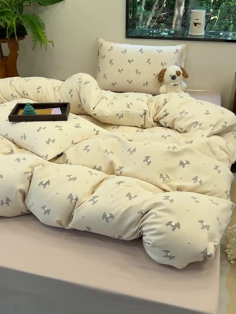 91家纺网 家纺一手货源 找家纺 竹合家纺 2025秋冬新品爆款有氧人字纹提花小清新加厚四件套 小木马