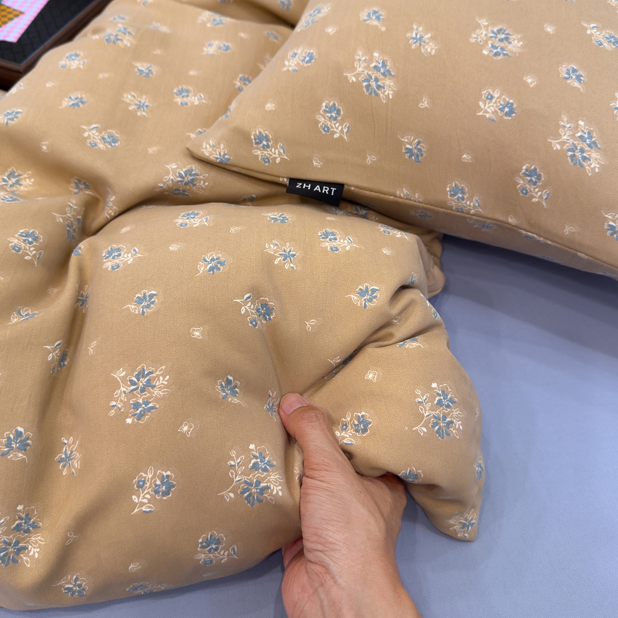 91家纺网 家纺一手货源 找家纺 竹合家纺 2025秋冬新品爆款有氧人字纹提花小清新加厚四件套 追觅