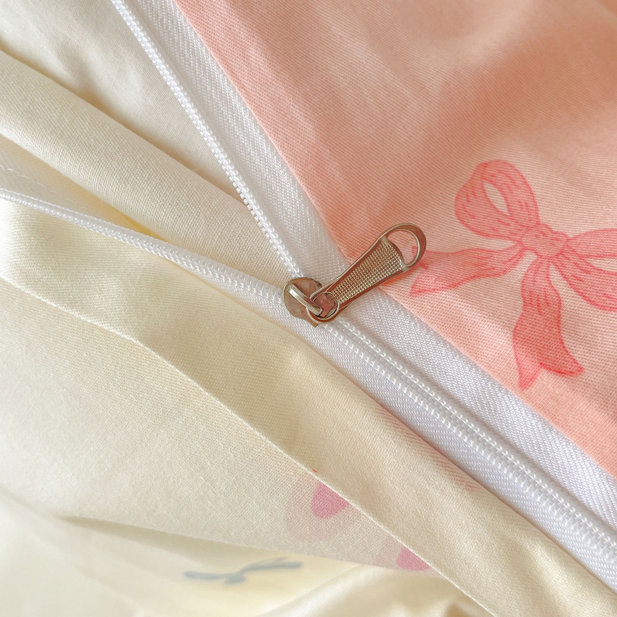 91家纺网 家纺一手货源 找家纺 （总）瑞莱2025新款开学季全棉133*72印花四件套