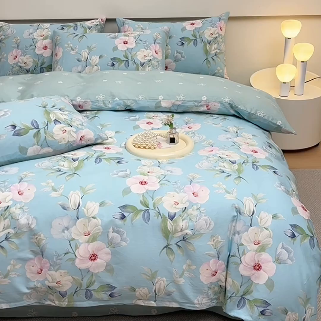 91家纺网 家纺一手货源 找家纺 宇彬家纺 2025直播新款13372全棉纯棉印花单双人被套喷气小清新简约热款学生被罩 颜礼-蓝