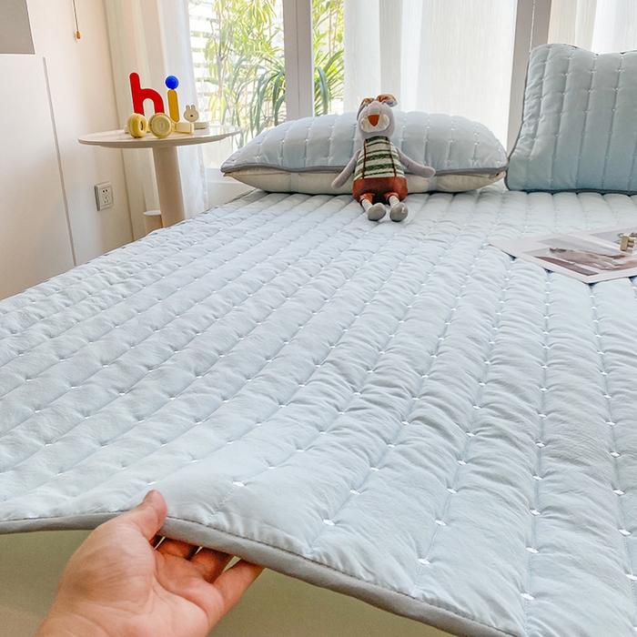 91家纺网 家纺一手货源 找家纺 乐嘉盈2025新款四季通用华夫格床护垫 浅蓝