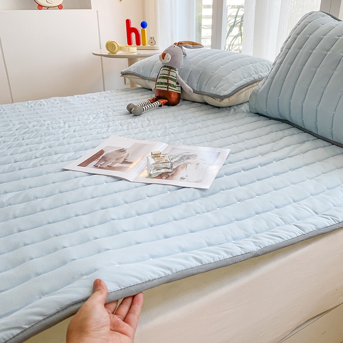 91家纺网 家纺一手货源 找家纺 乐嘉盈2025新款四季通用华夫格床护垫 浅蓝