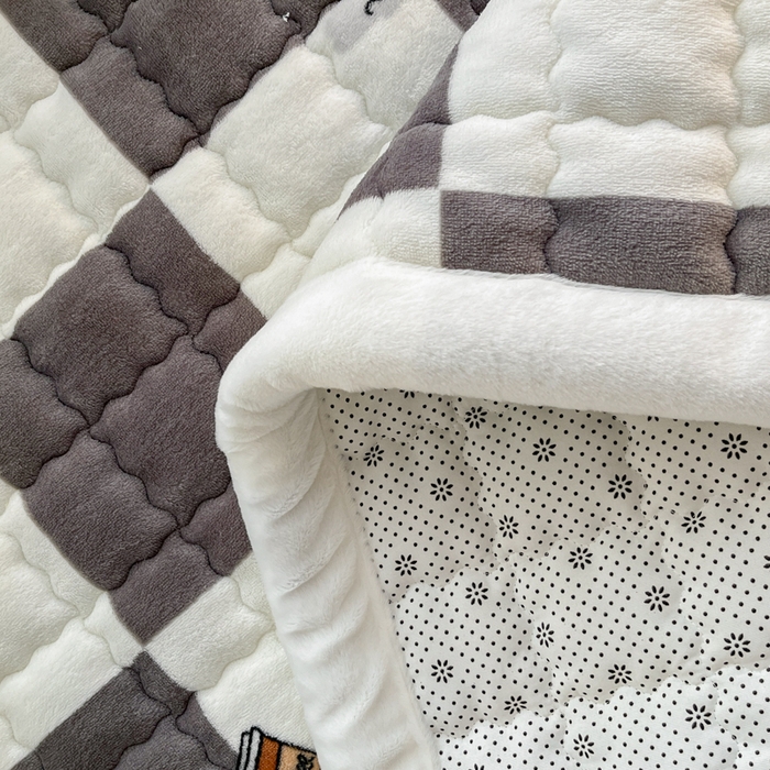 91家纺网 家纺一手货源 找家纺 莉莉安家纺 2025牛奶绒床垫软垫家用绒毯子垫被褥子宿舍学生单人冬季加绒牛奶绒床褥垫子 卡皮巴拉