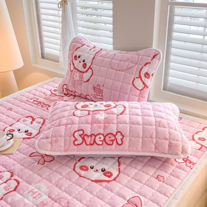 91家纺网 家纺一手货源 找家纺 莉莉安家纺 2025牛奶绒床垫软垫家用绒毯子垫被褥子宿舍学生单人冬季加绒牛奶绒床褥垫子 甜甜兔