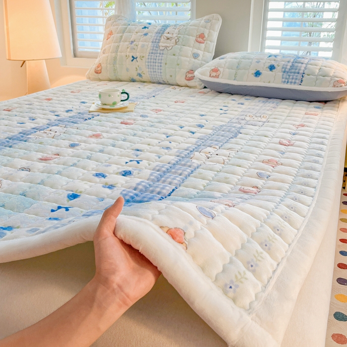 91家纺网 家纺一手货源 找家纺 莉莉安家纺 2025牛奶绒床垫软垫家用绒毯子垫被褥子宿舍学生单人冬季加绒牛奶绒床褥垫子 兔兔花语