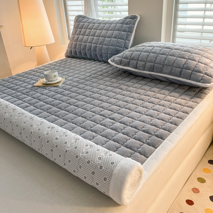 91家纺网 家纺一手货源 找家纺 莉莉安家纺 2025牛奶绒床垫软垫家用绒毯子垫被褥子宿舍学生单人冬季加绒牛奶绒床褥垫子 高级灰