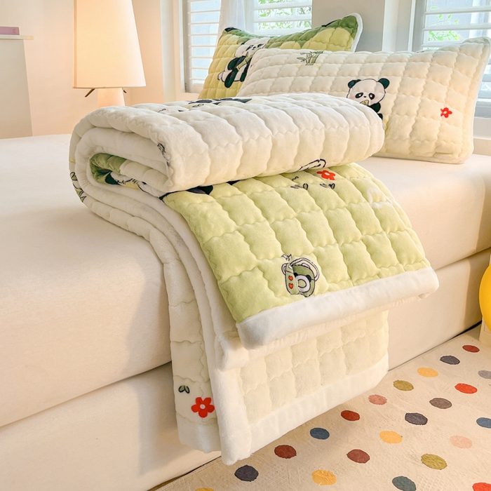 91家纺网 家纺一手货源 找家纺 莉莉安家纺 2025牛奶绒床垫软垫家用绒毯子垫被褥子宿舍学生单人冬季加绒牛奶绒床褥垫子 熊猫乐乐