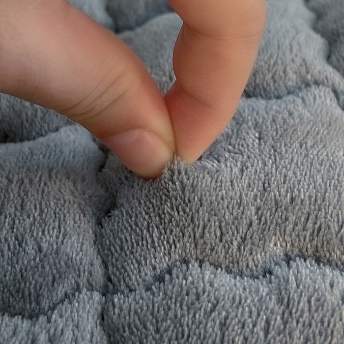 91家纺网 家纺一手货源 找家纺 莉莉安家纺 2025牛奶绒床垫软垫家用绒毯子垫被褥子宿舍学生单人冬季加绒牛奶绒床褥垫子 高级灰