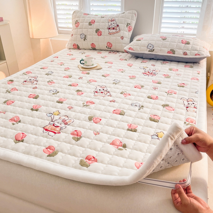 91家纺网 家纺一手货源 找家纺 莉莉安家纺 2025牛奶绒床垫软垫家用绒毯子垫被褥子宿舍学生单人冬季加绒牛奶绒床褥垫子 郁金花香